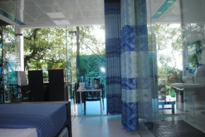 Отель Glass Rooms Accommodations Adam's peak  Nallathanniya